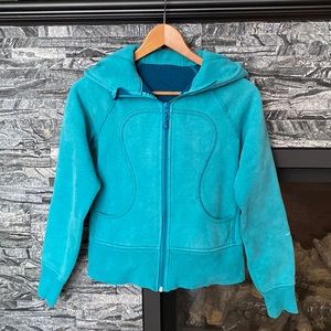 Lululemon Athletica Scuba Hoodie, Unique lulu logo on left arm sleeve!